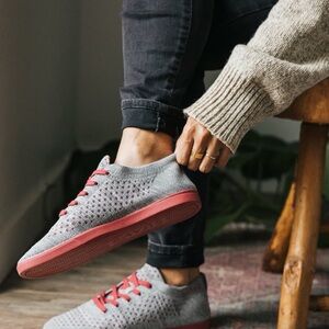 SUAVS Shoes The Zilker/ Unisex Shoes Grey and Red Color way Men S 8, Women S 10